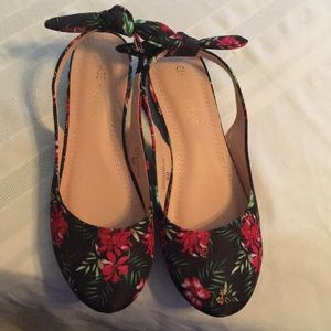 Chase + Chloe slippers with a floral motif